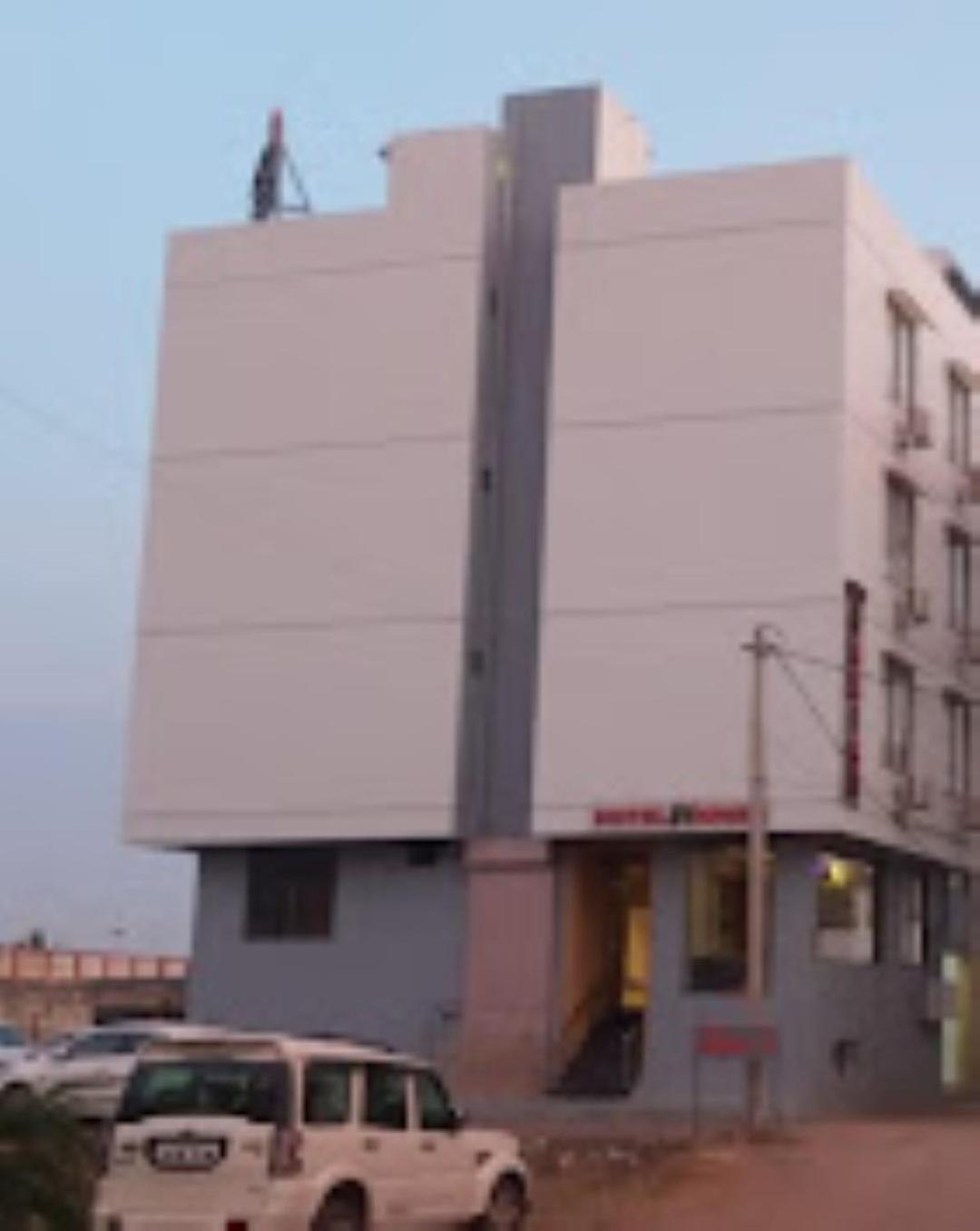 Hotel Krish , Somnāth Exteriér fotografie